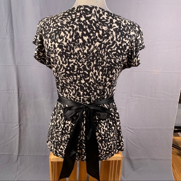 Express Animal Print Short Sleeve Top (M) - Picture 9 of 16